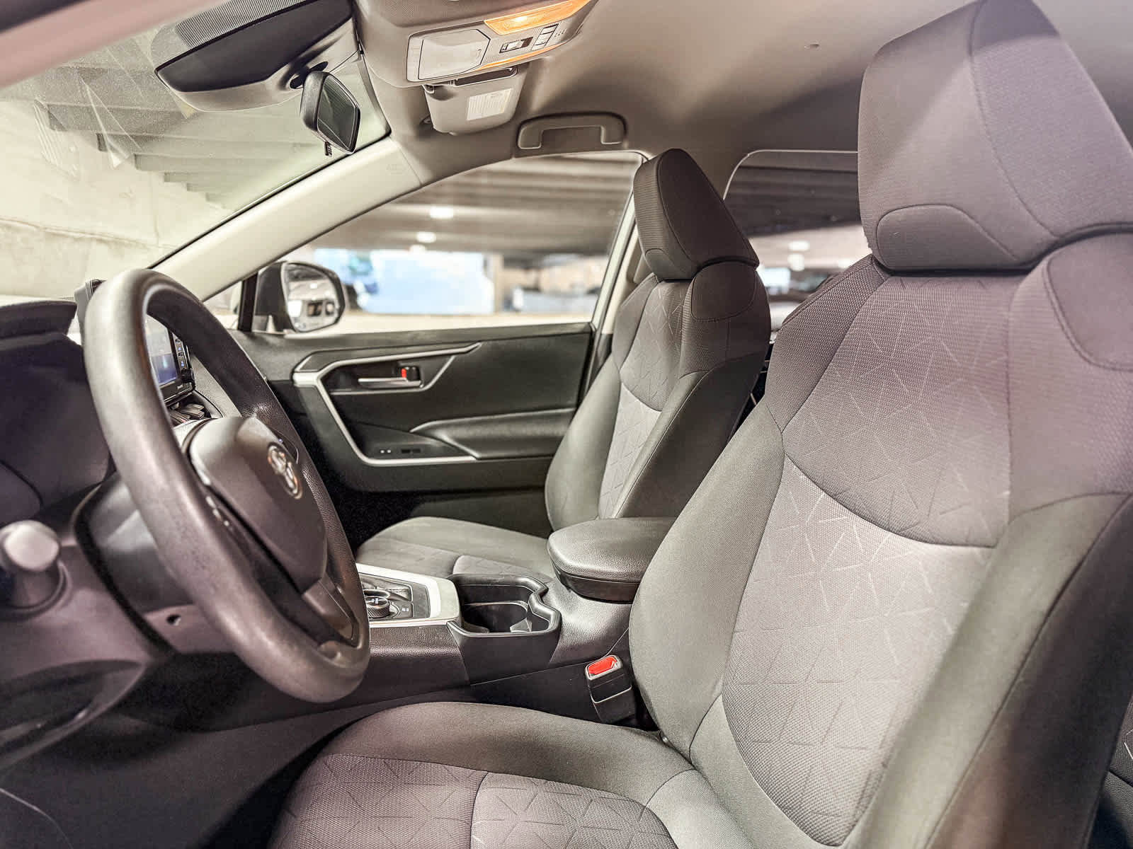 Certified 2020 Toyota RAV4 XLE w/ Carpet Mat Package AWD/4WD image 18