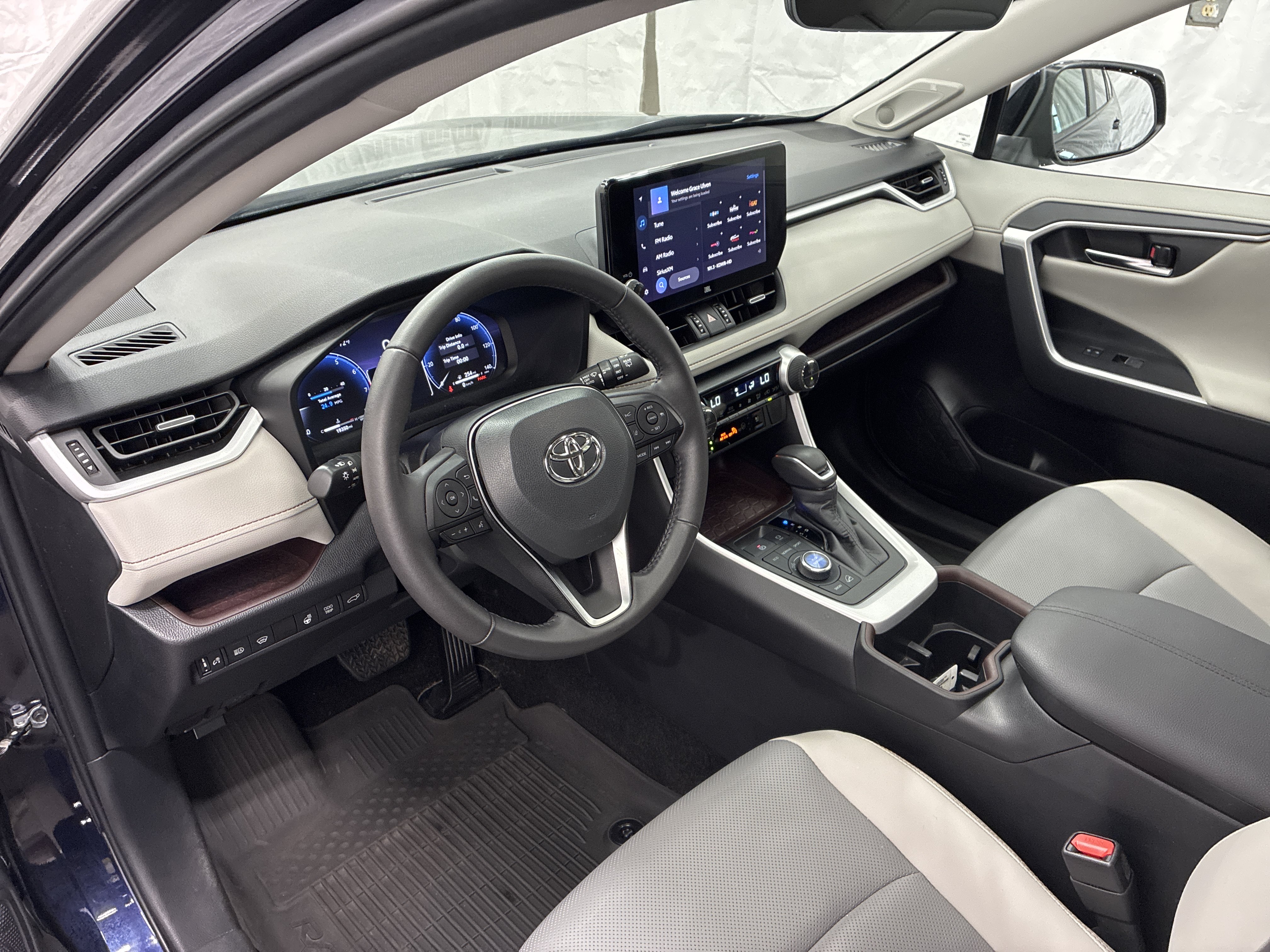 Used 2024 Toyota RAV4 Limited w/ Weather Package AWD/4WD image 15