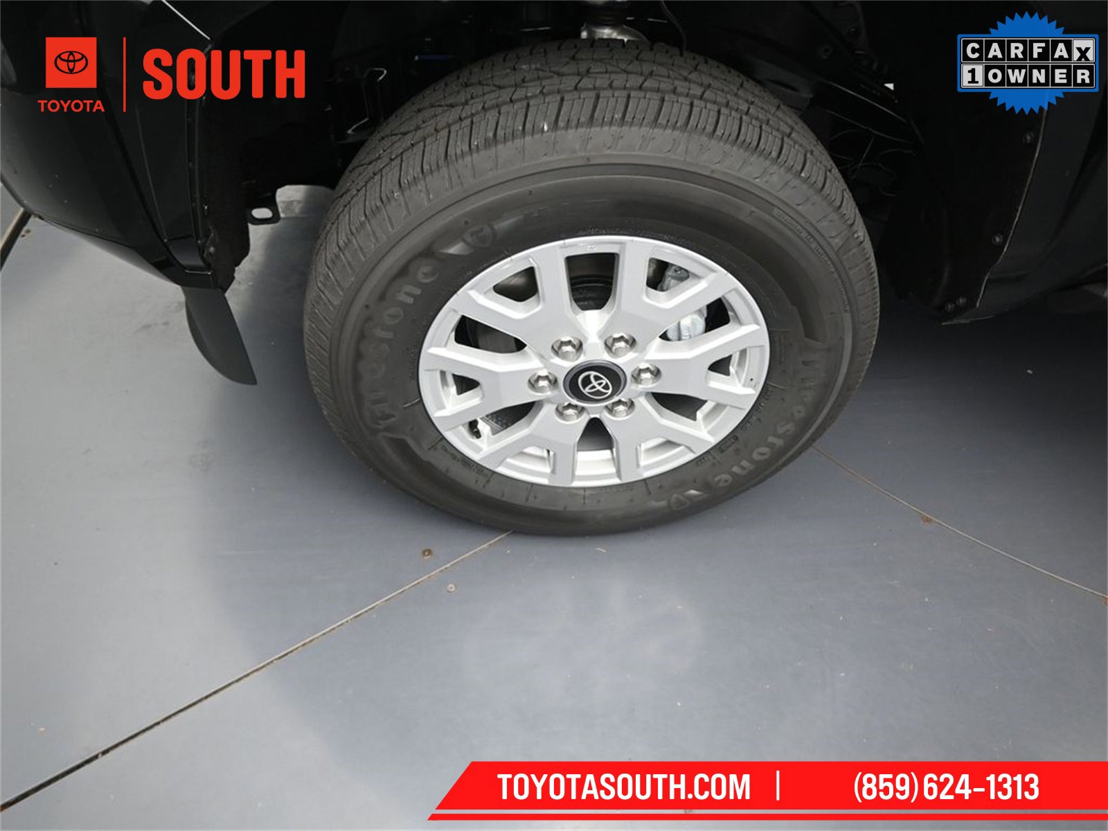 Used 2025 Toyota Tacoma SR w/ SR Upgrade Package image 36