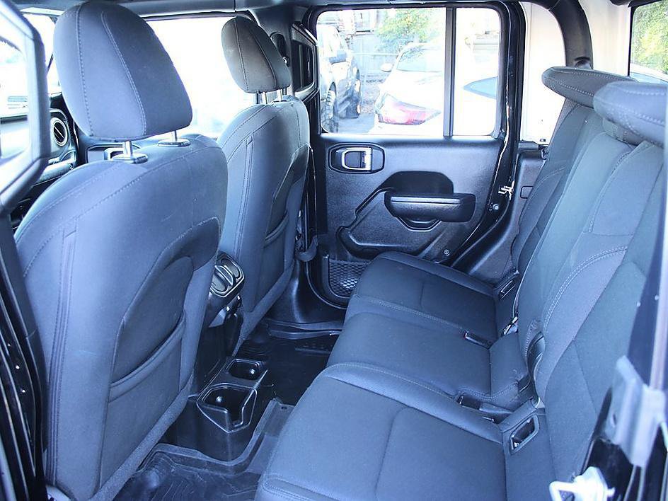 Used 2022 Jeep Gladiator Sport AWD/4WD image 14