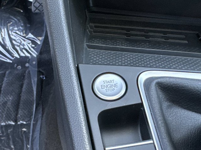 New 2026 Volkswagen Jetta SE FWD image 18