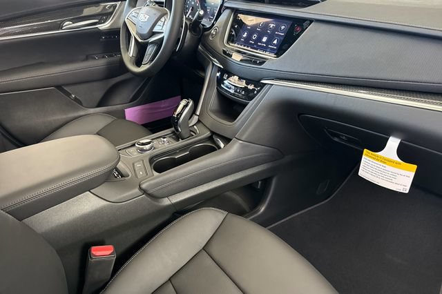 New 2026 Cadillac XT5 Sportv w/ LPO, Floor Liner Package AWD/4WD image 16
