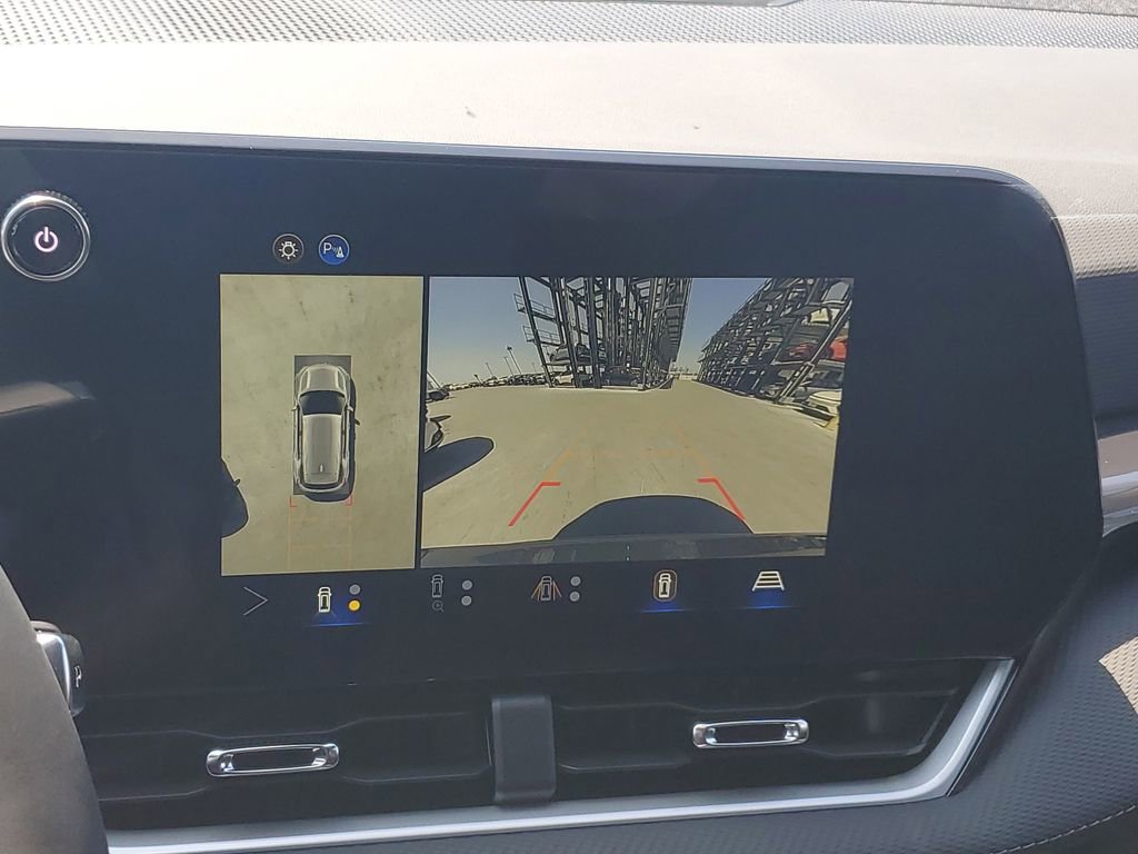 New 2026 Chevrolet Equinox LT w/ Convenience Package II FWD image 25