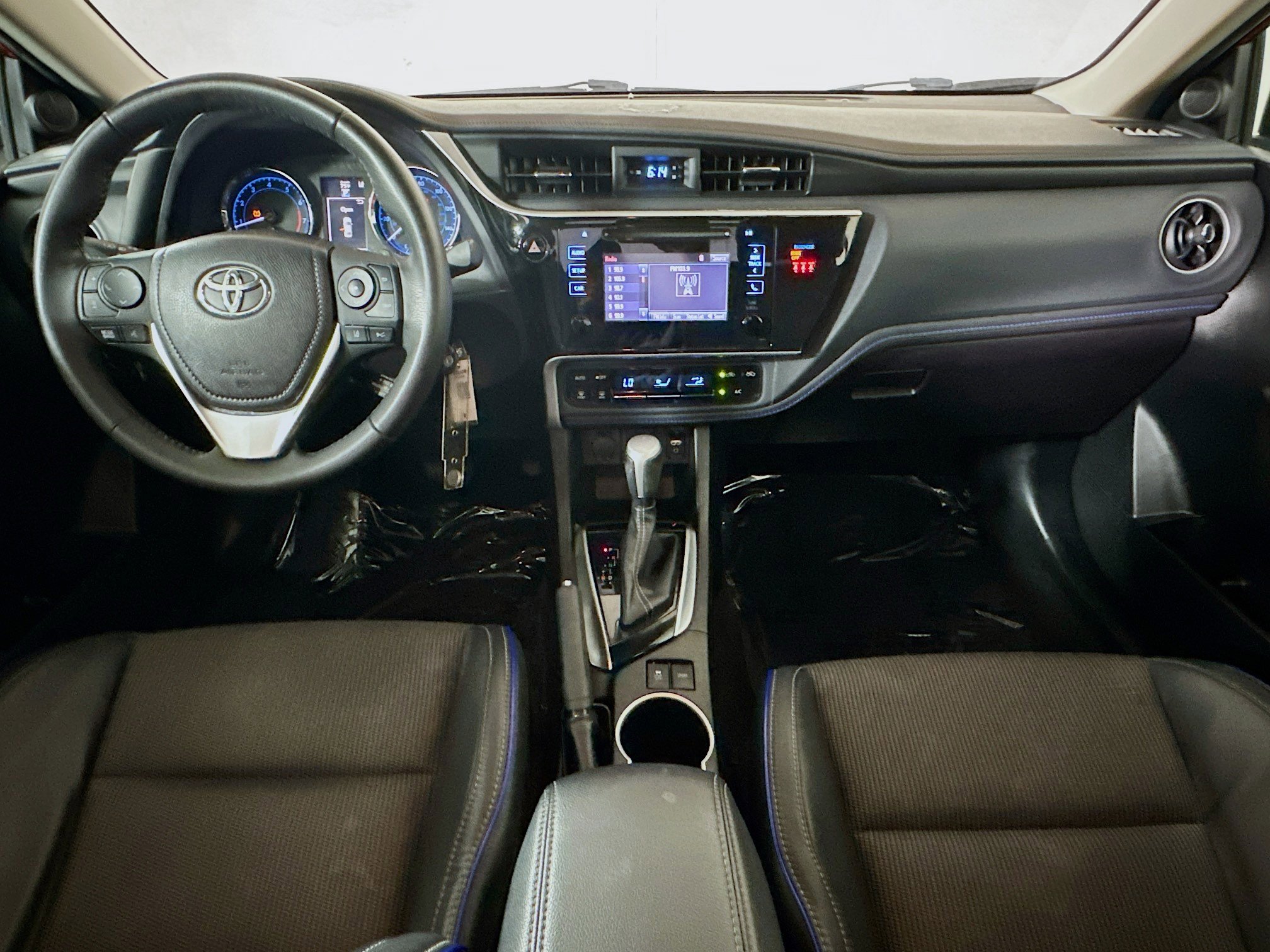 Used 2018 Toyota Corolla SE image 26