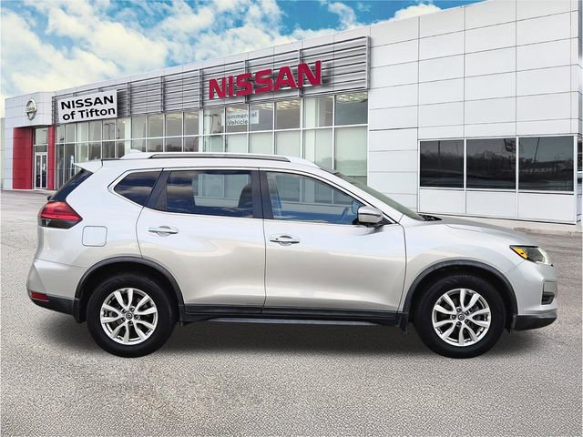 Used 2017 Nissan Rogue SV w/ SV Premium Package FWD image 3