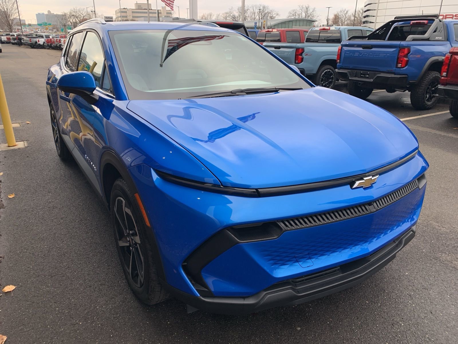 New 2026 Chevrolet Equinox EV LT image 3