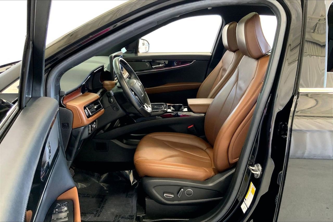 Used 2023 Lincoln Nautilus Reserve w/ Monochromatic Package image 18