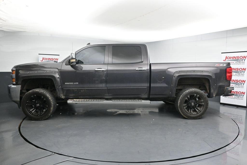 Used 2015 Chevrolet Silverado 2500 LT w/ LT Convenience Package AWD/4WD image 5
