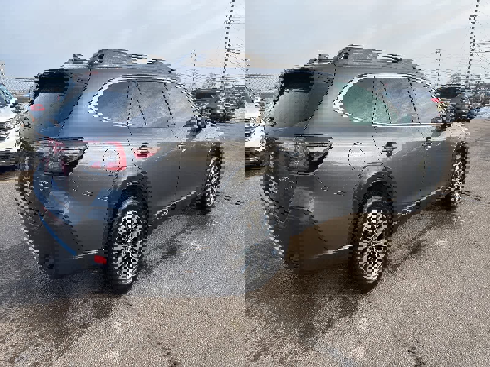 Used 2023 Subaru Outback Limited XT image 3