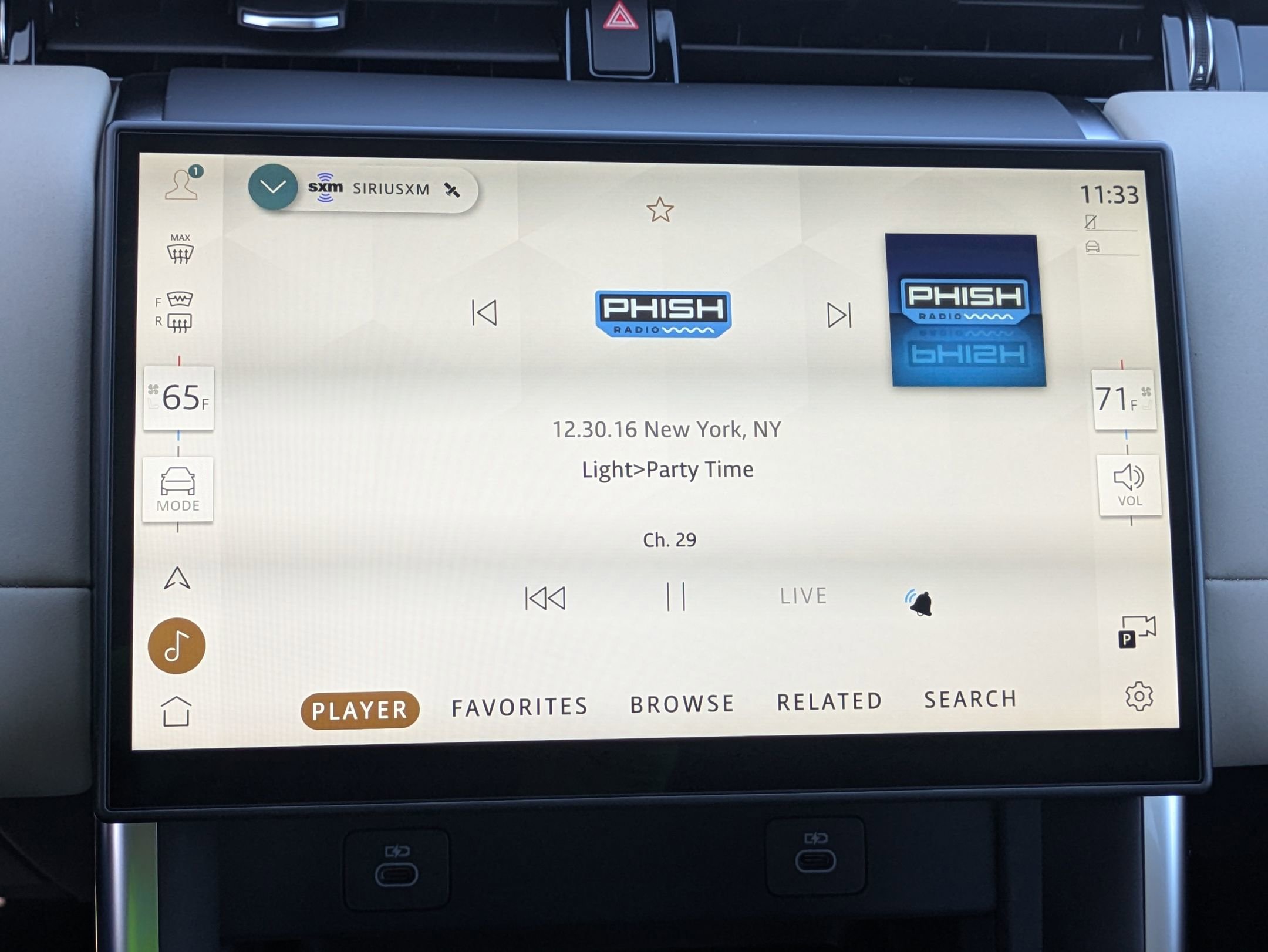 New 2025 Land Rover Discovery Sport S image 12