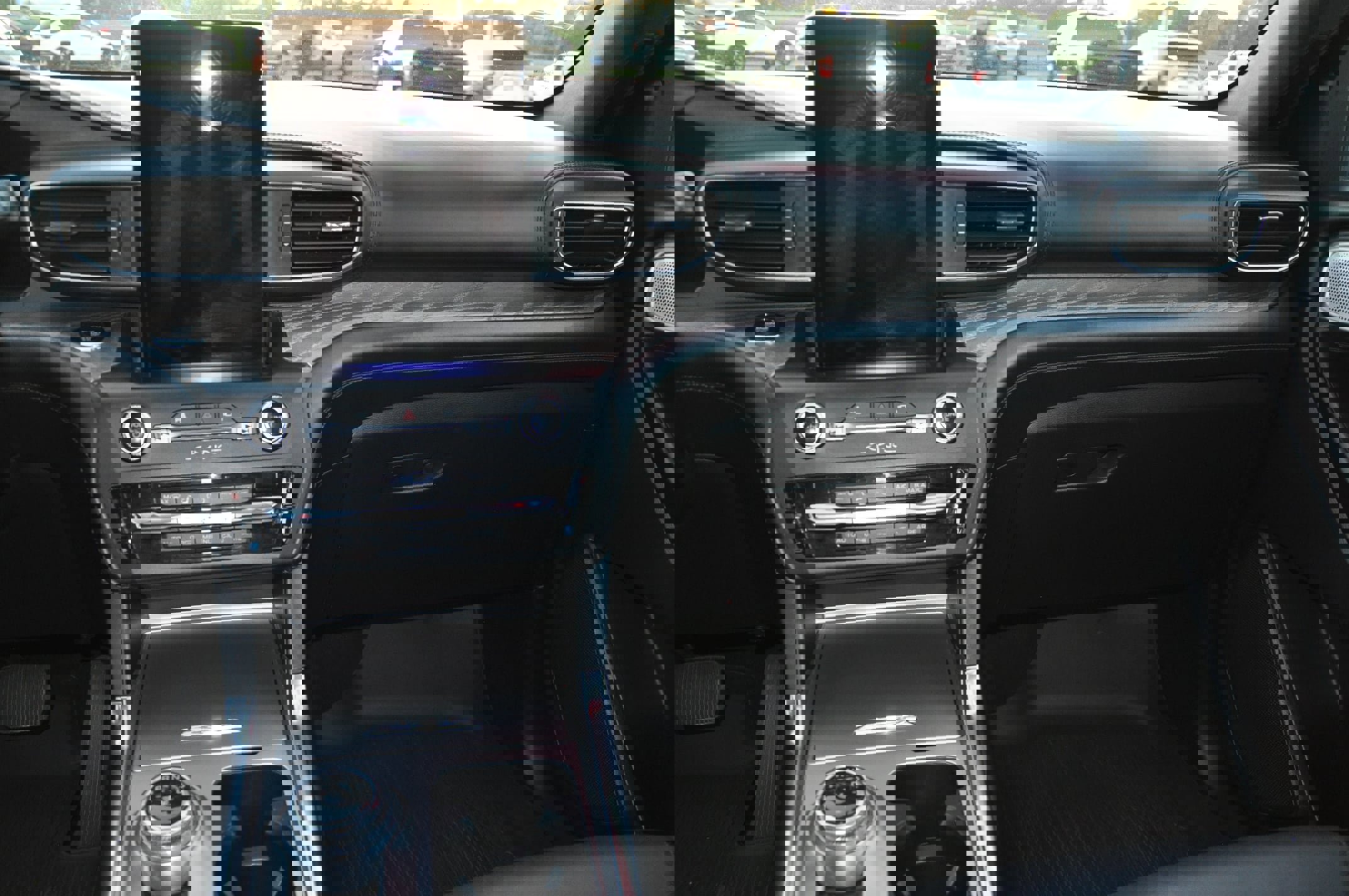 Used 2020 Ford Explorer Platinum w/ Premium Technology Package image 20