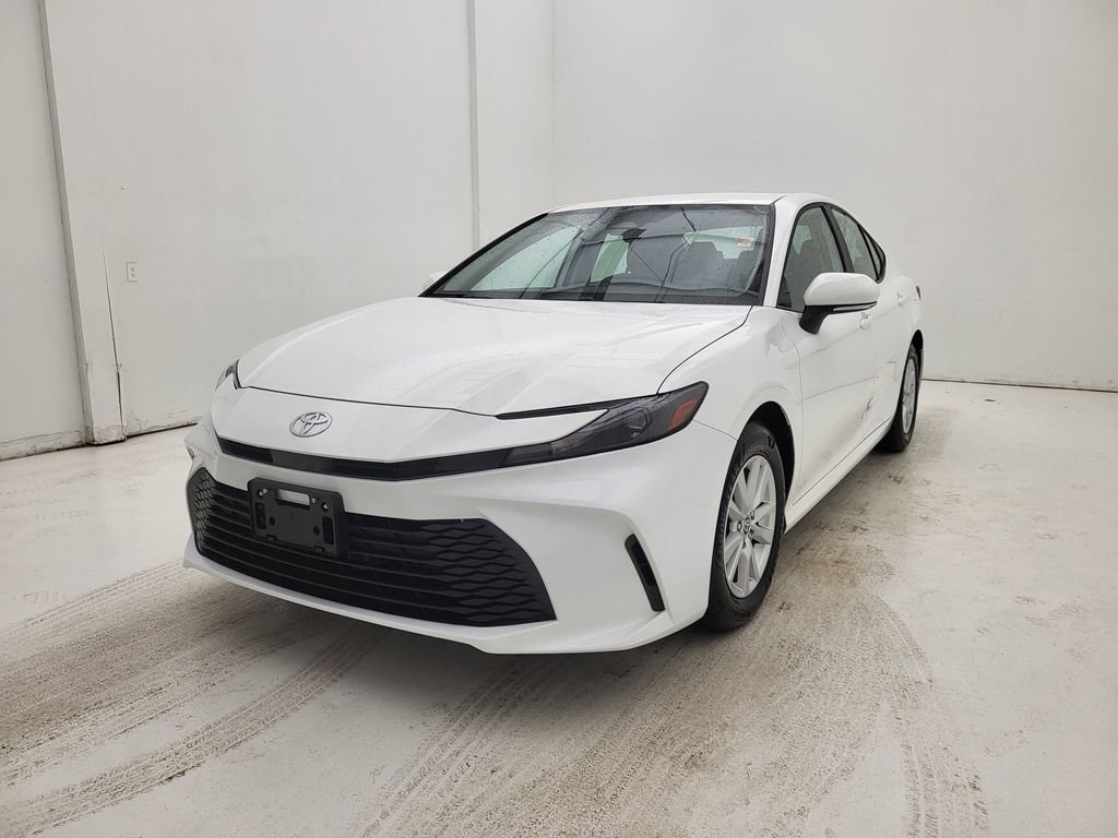 Used 2025 Toyota Camry LE FWD image 17