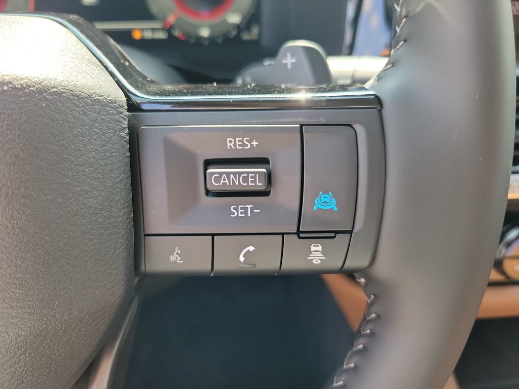 Certified 2026 Nissan Pathfinder Platinum FWD image 21