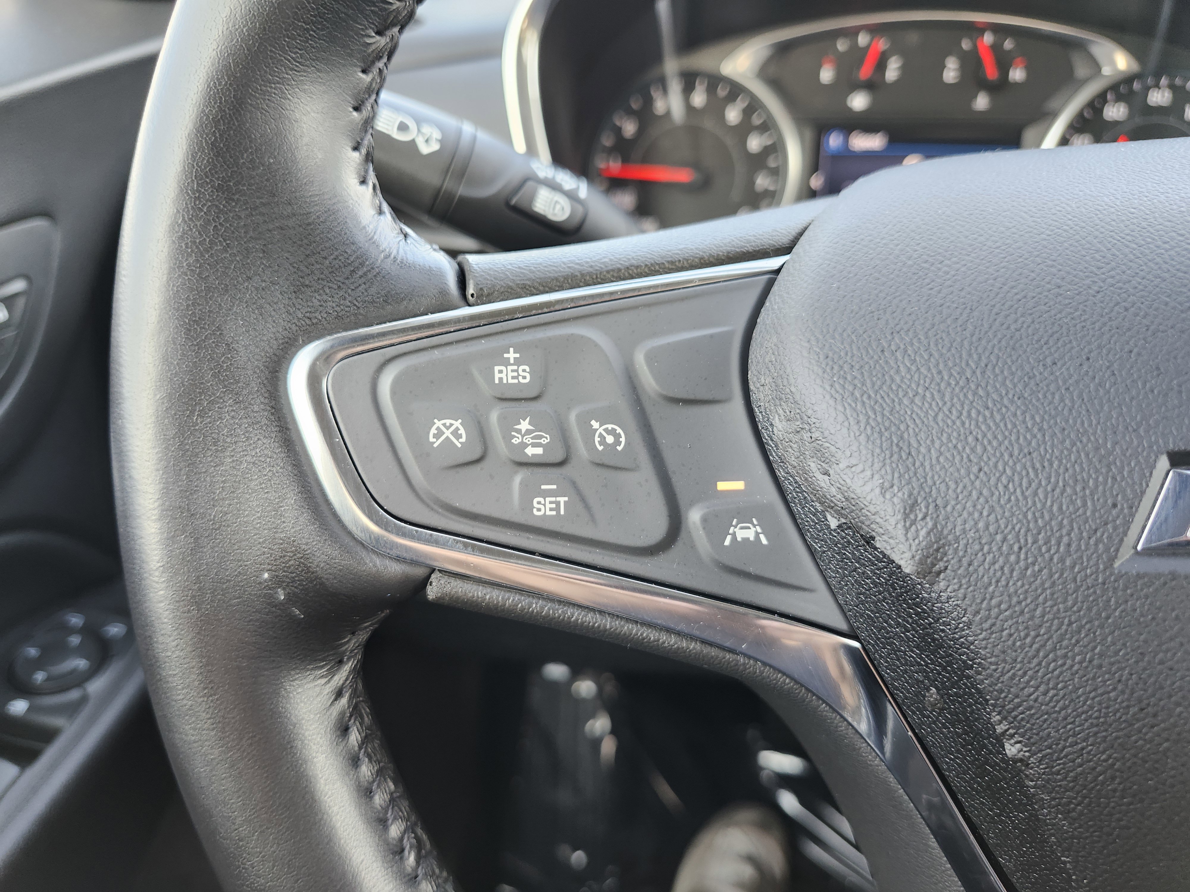 Used 2021 Chevrolet Equinox LT FWD image 36