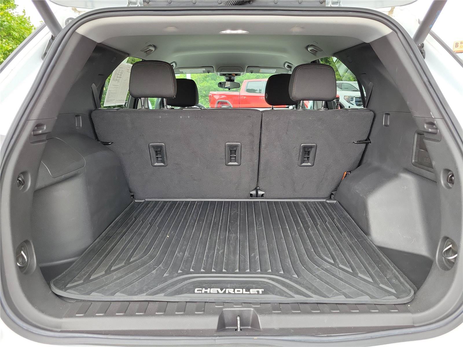 Used 2024 Chevrolet Equinox LT FWD image 10
