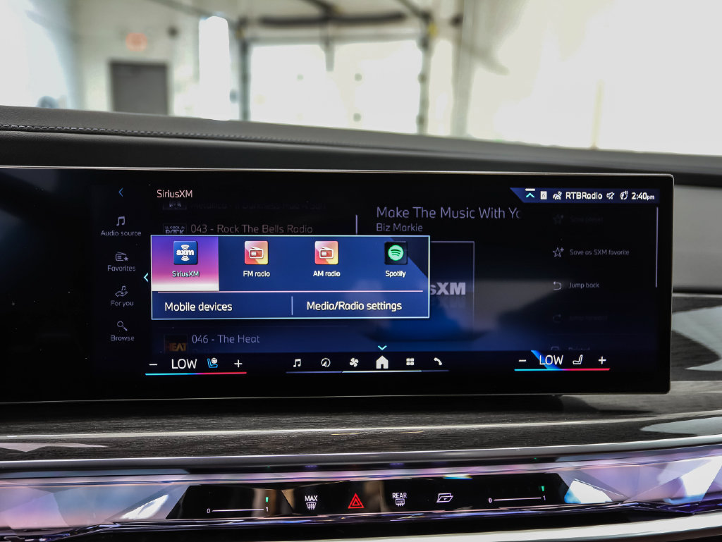Used 2026 BMW 740i xDrive AWD/4WD image 17