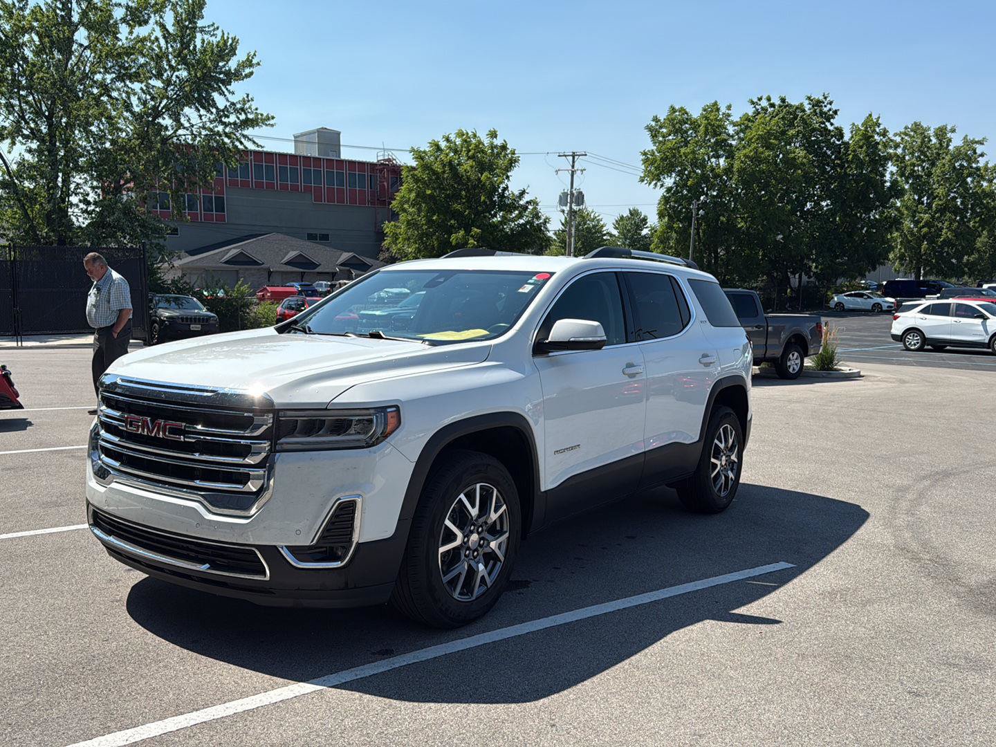 Used 2023 GMC Acadia SLT FWD image 7