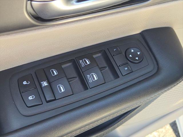 Certified 2023 Chrysler Pacifica Touring-L FWD image 21