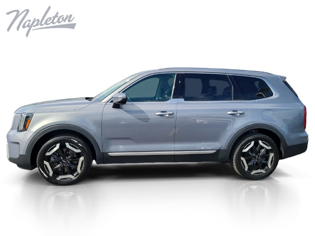 Used 2025 Kia Telluride S AWD/4WD image 2