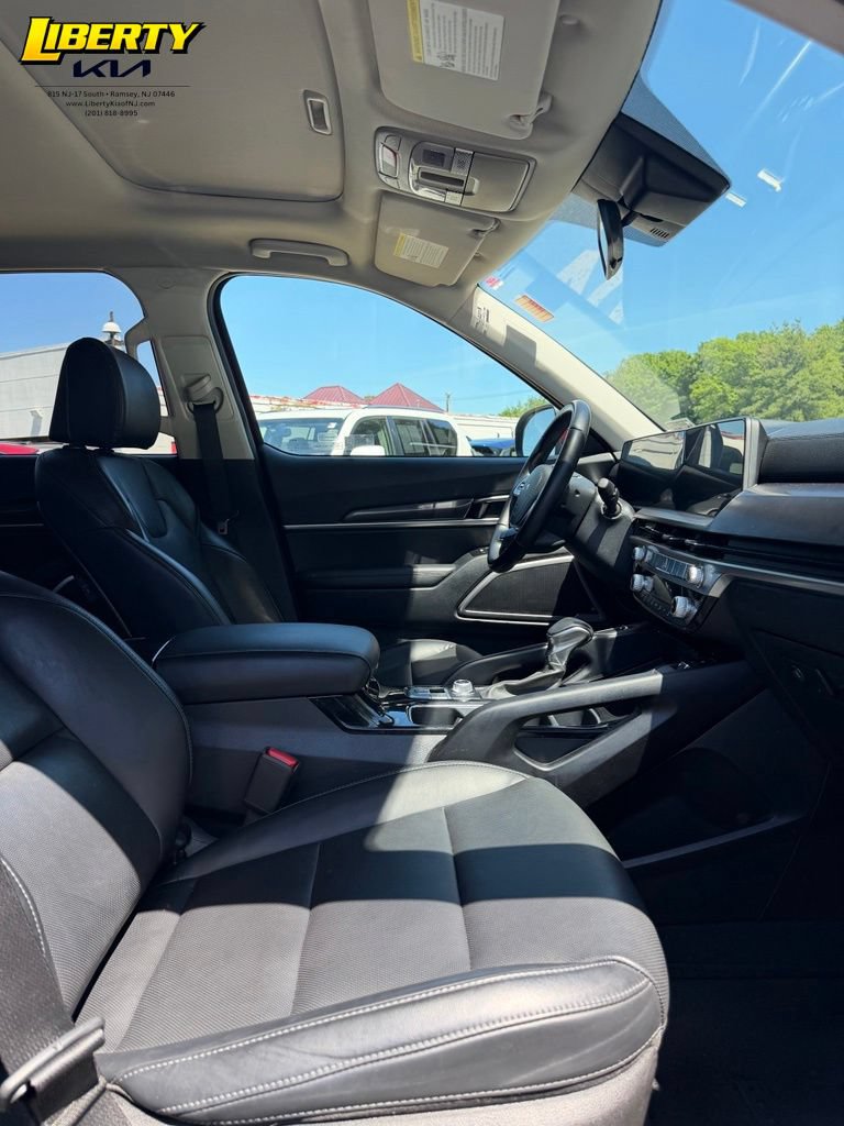Used 2023 Kia Telluride S w/ S Sunroof Package AWD/4WD image 9