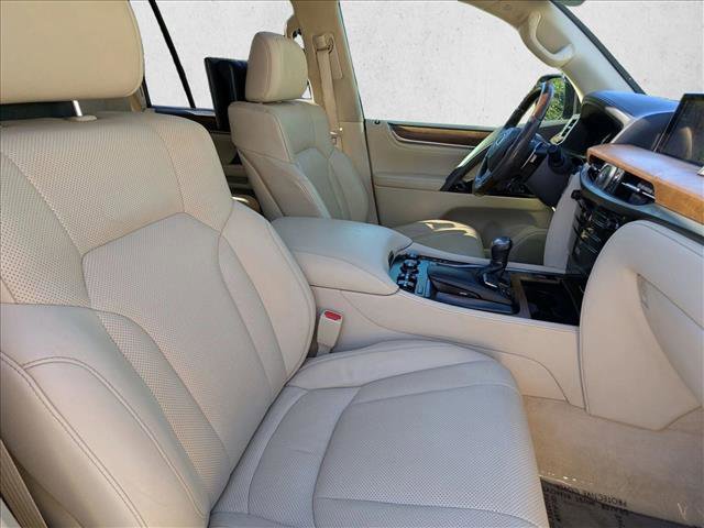 Used 2016 Lexus LX 570 4WD image 23