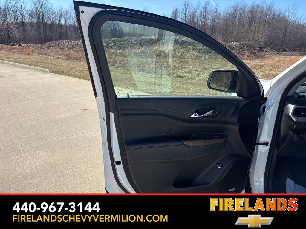 Certified 2023 GMC Acadia SLE w/ Driver Convenience Package image 13