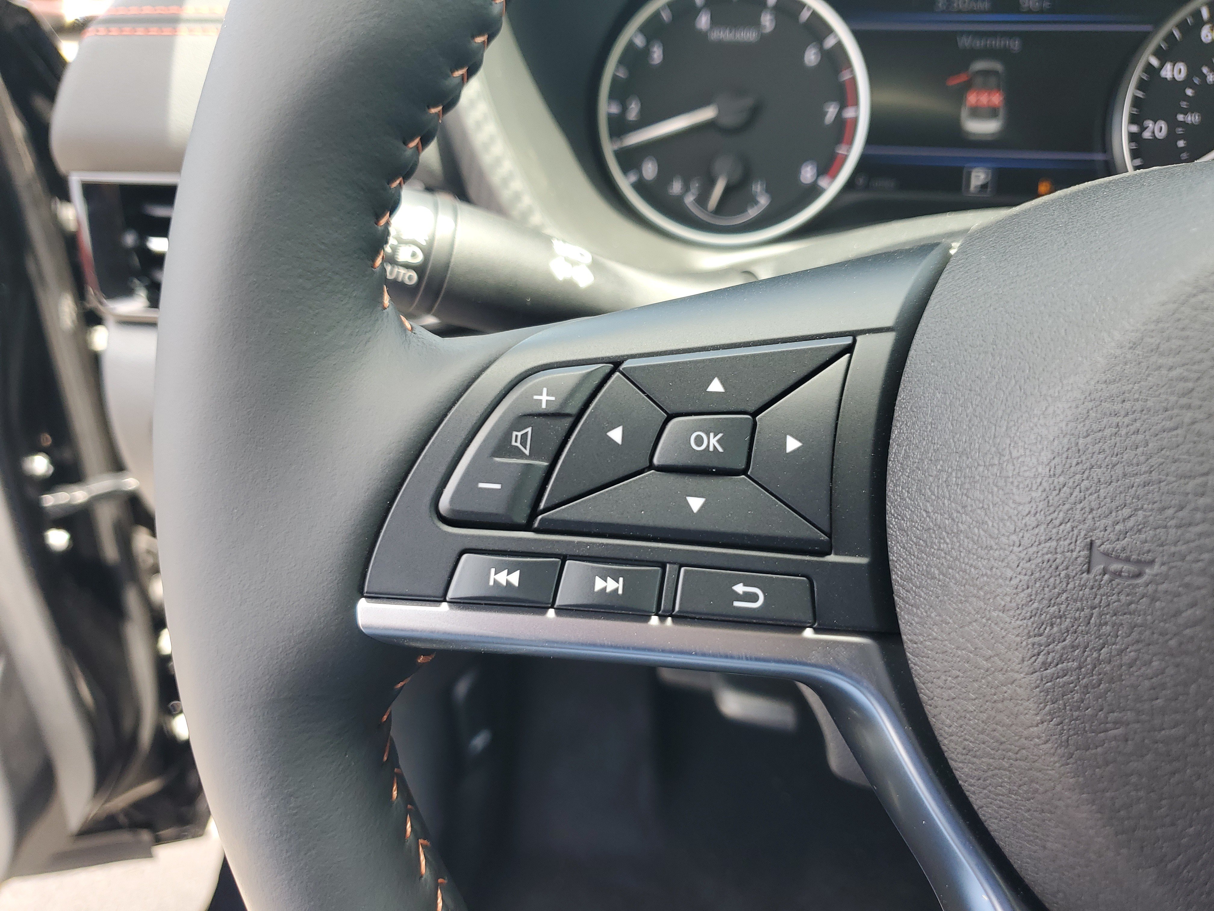 Used 2025 Nissan Sentra SR w/ SR Premium Package FWD image 16