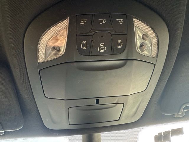 Used 2023 Chrysler Pacifica Touring image 27