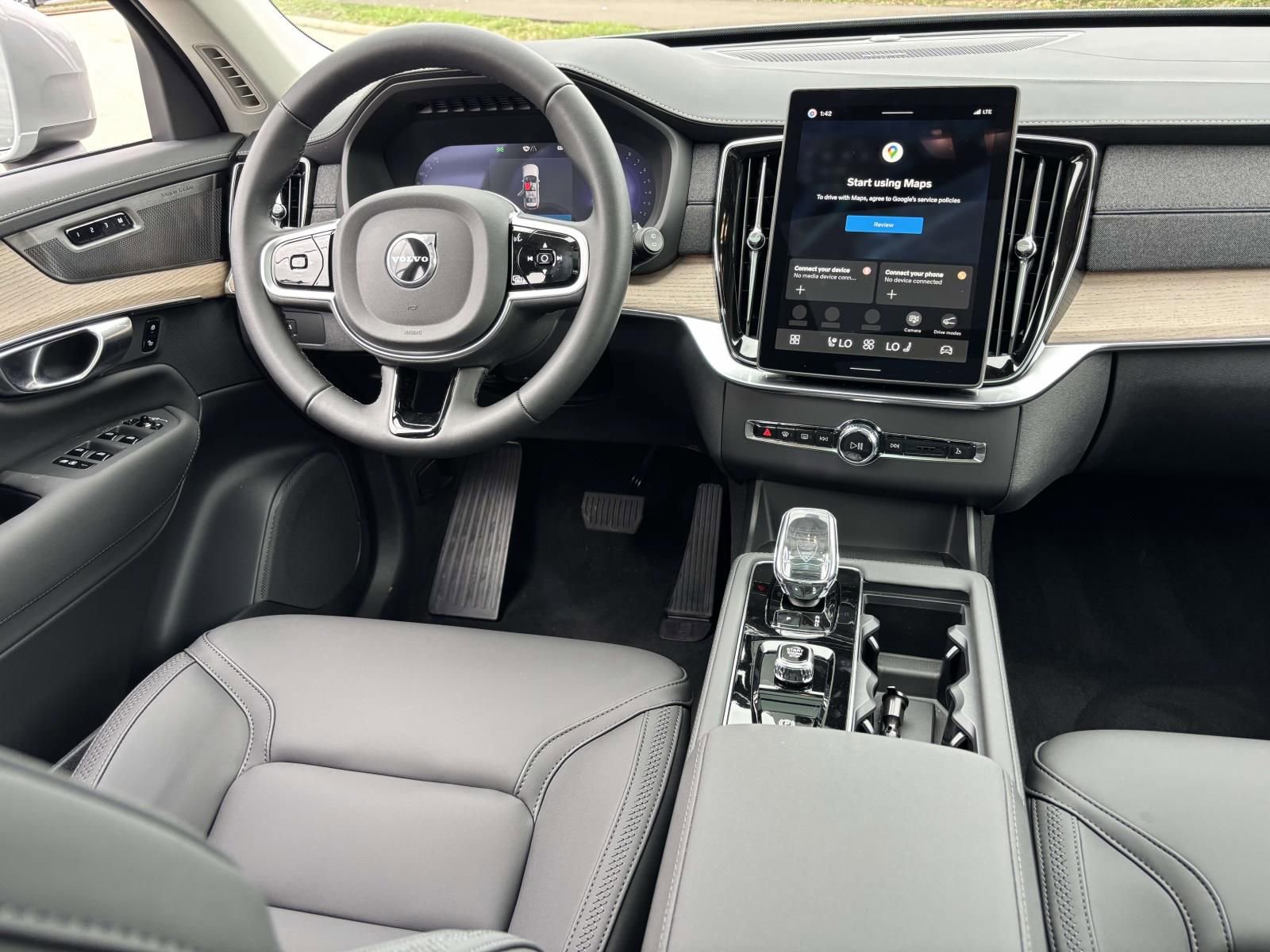 New 2026 Volvo XC90 B6 Plus w/ Protection Package Premier image 30