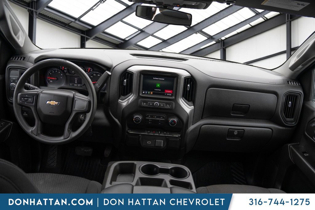 Used 2020 Chevrolet Silverado 1500 Custom w/ Custom Value Package RWD image 4