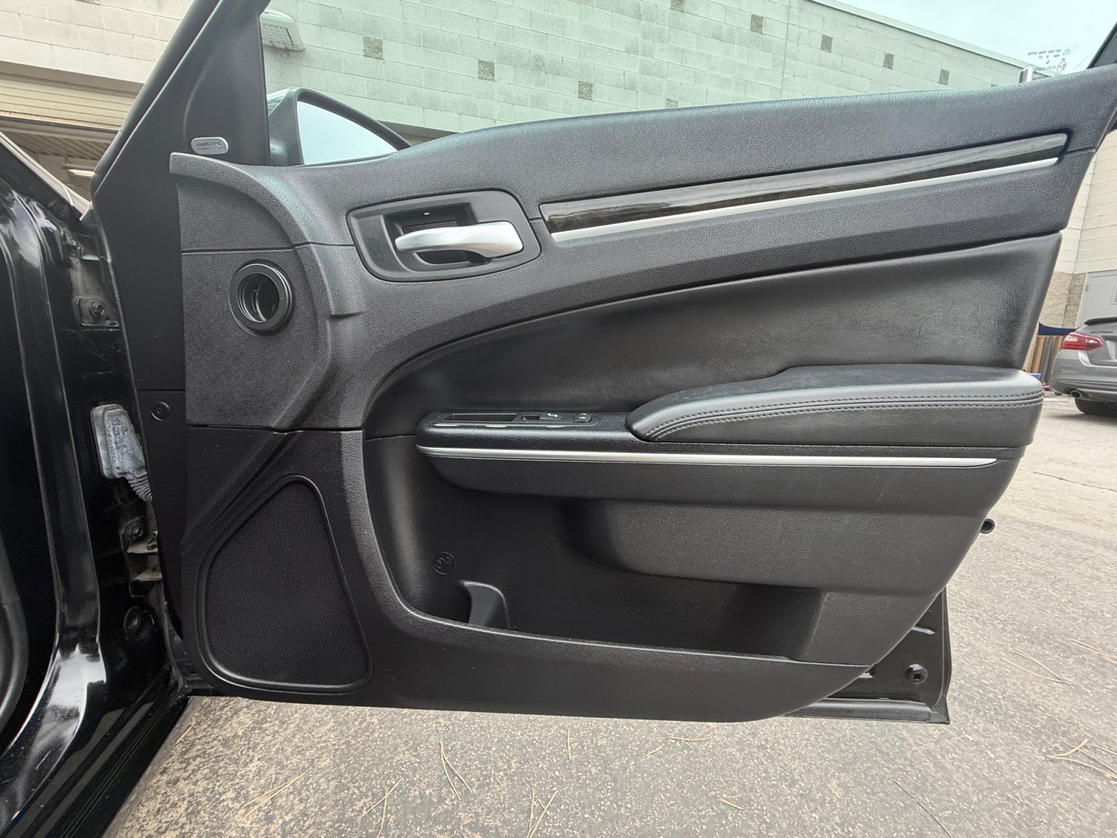 Used 2016 Chrysler 300 C AWD/4WD image 21