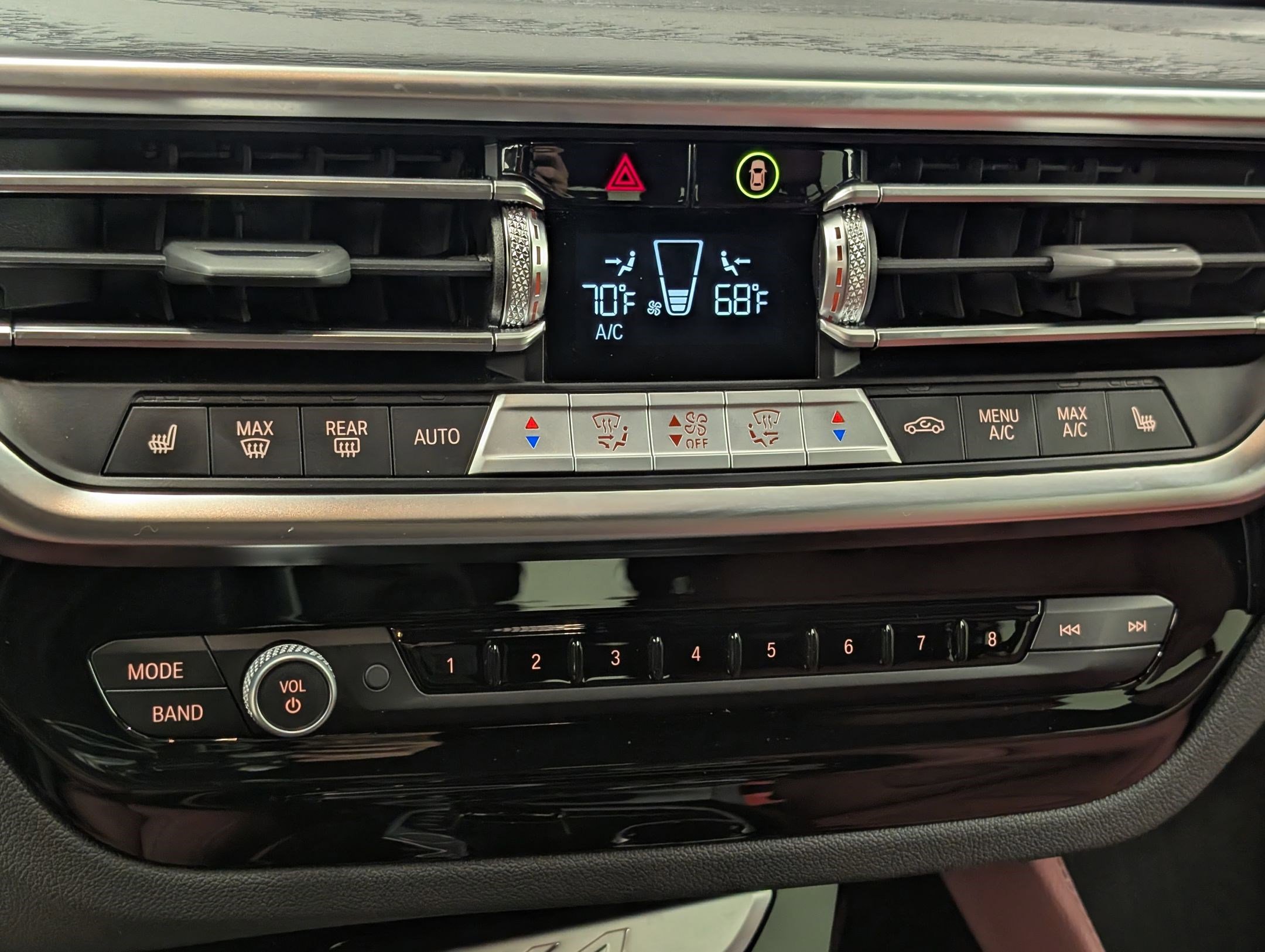 Certified 2025 BMW X4 xDrive30i w/ Premium Package image 25