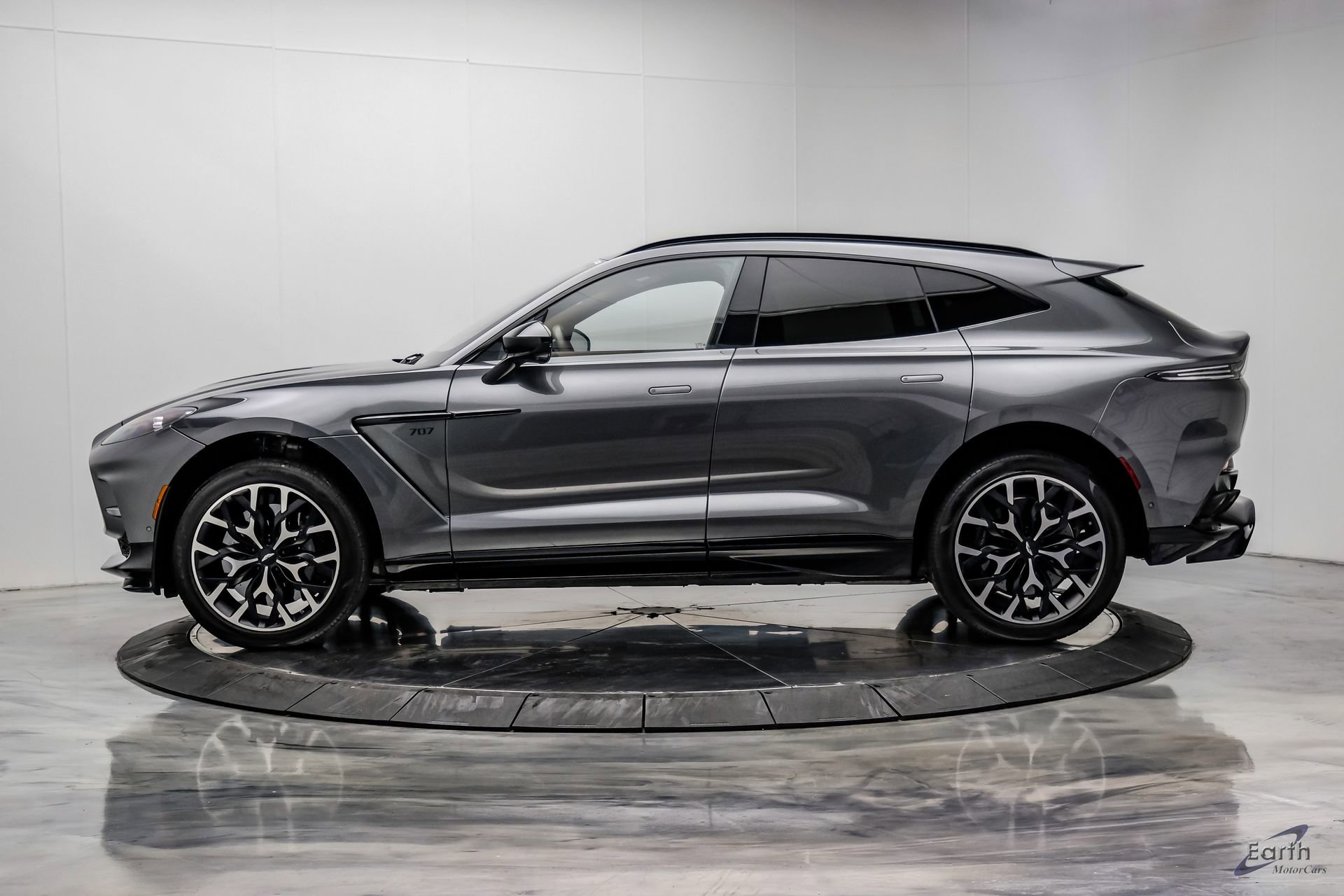 Used 2023 Aston Martin DBX 707 image 7