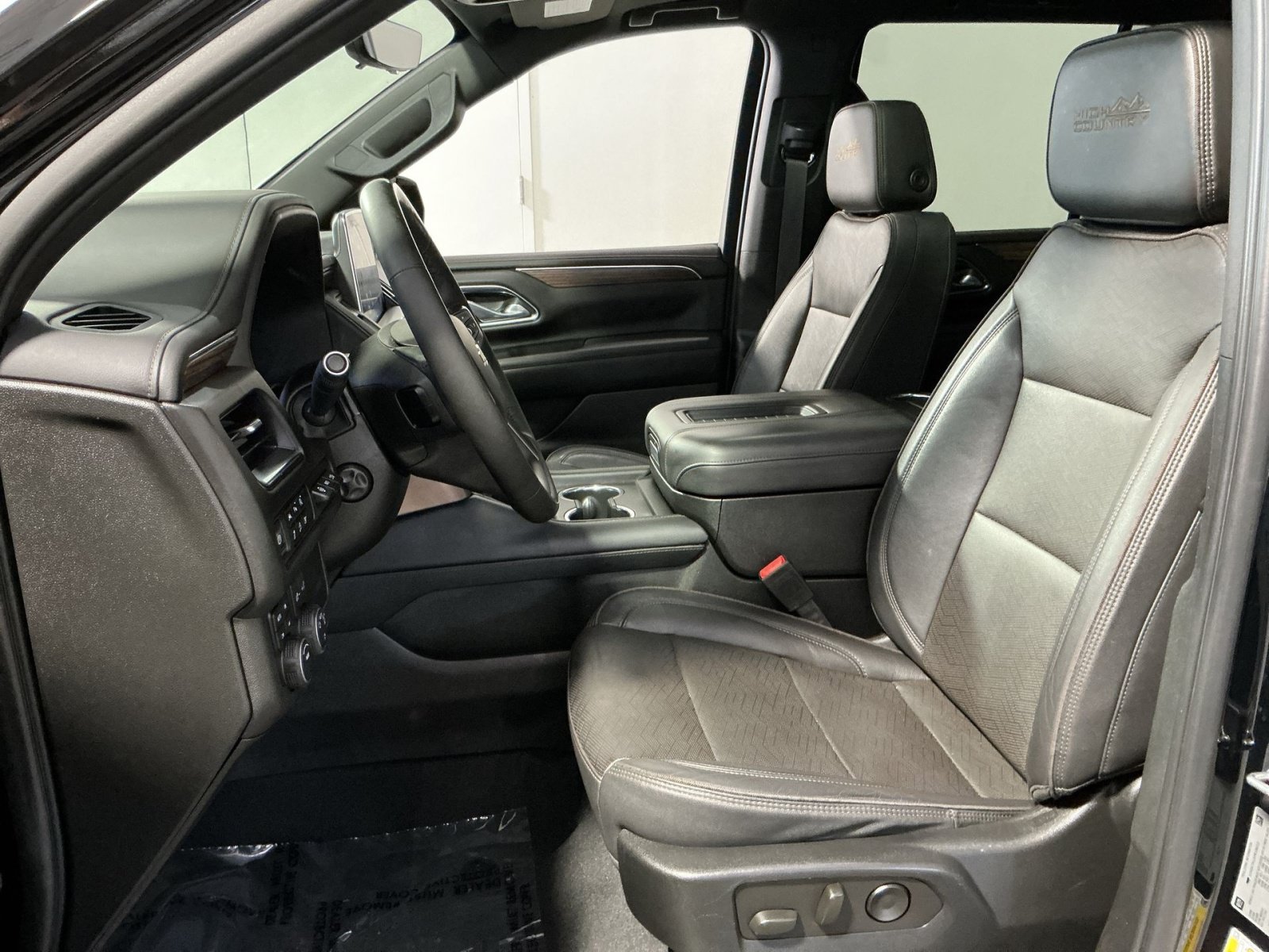 Used 2023 Chevrolet Tahoe High Country AWD/4WD image 14