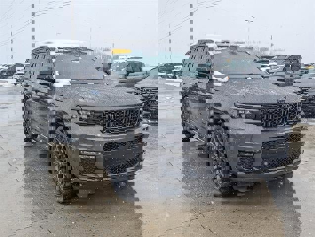 Used 2023 Jeep Grand Cherokee L Summit image 5