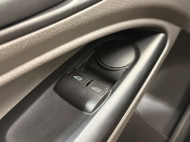 Used 2023 Ford Transit Connect XL image 19