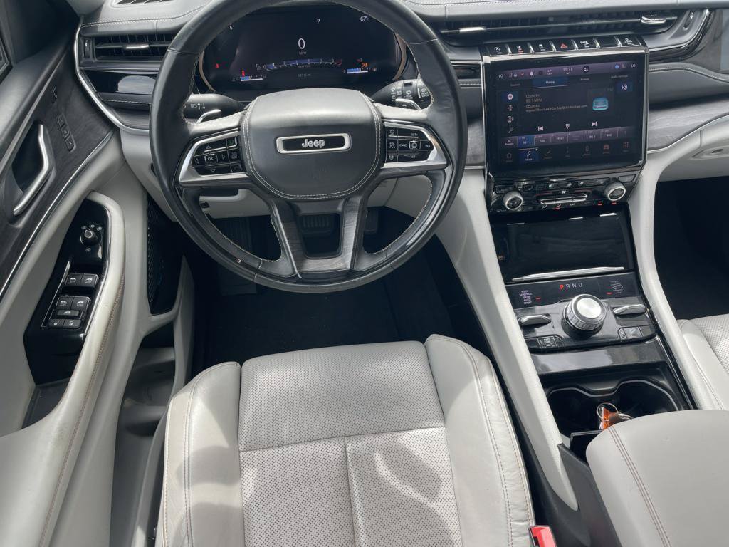 Used 2022 Jeep Grand Cherokee Overland w/ Adv Protech Group III AWD/4WD image 3