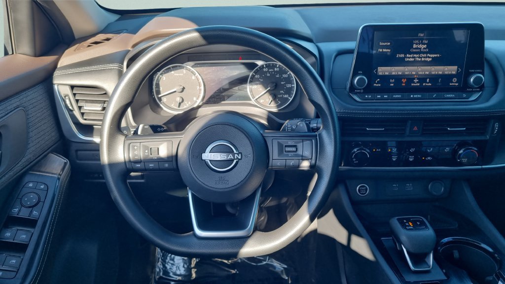 Used 2022 Nissan Rogue S FWD image 12
