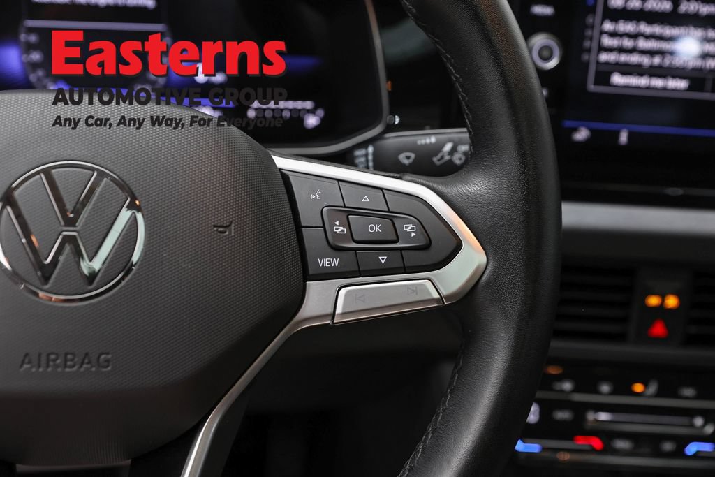 Used 2025 Volkswagen Jetta SE FWD image 16