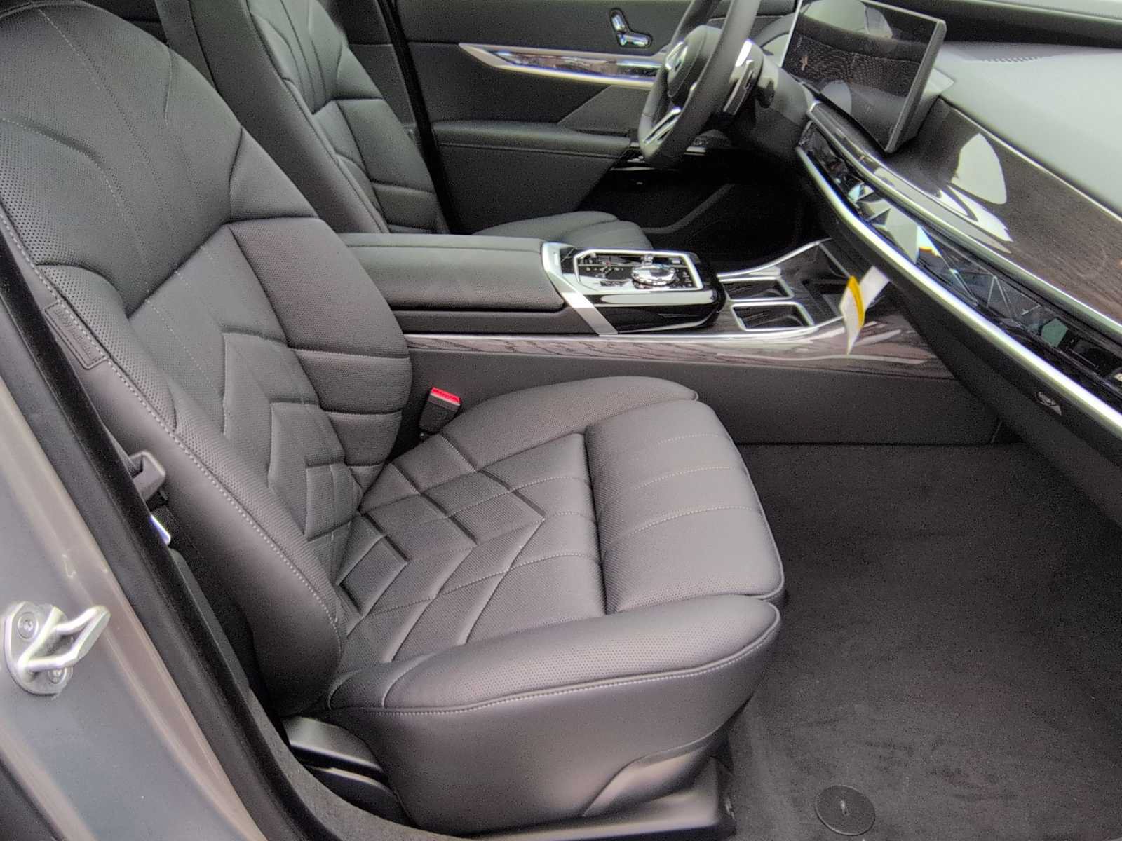 New 2026 BMW 760i xDrive w/ Executive Package AWD/4WD image 24