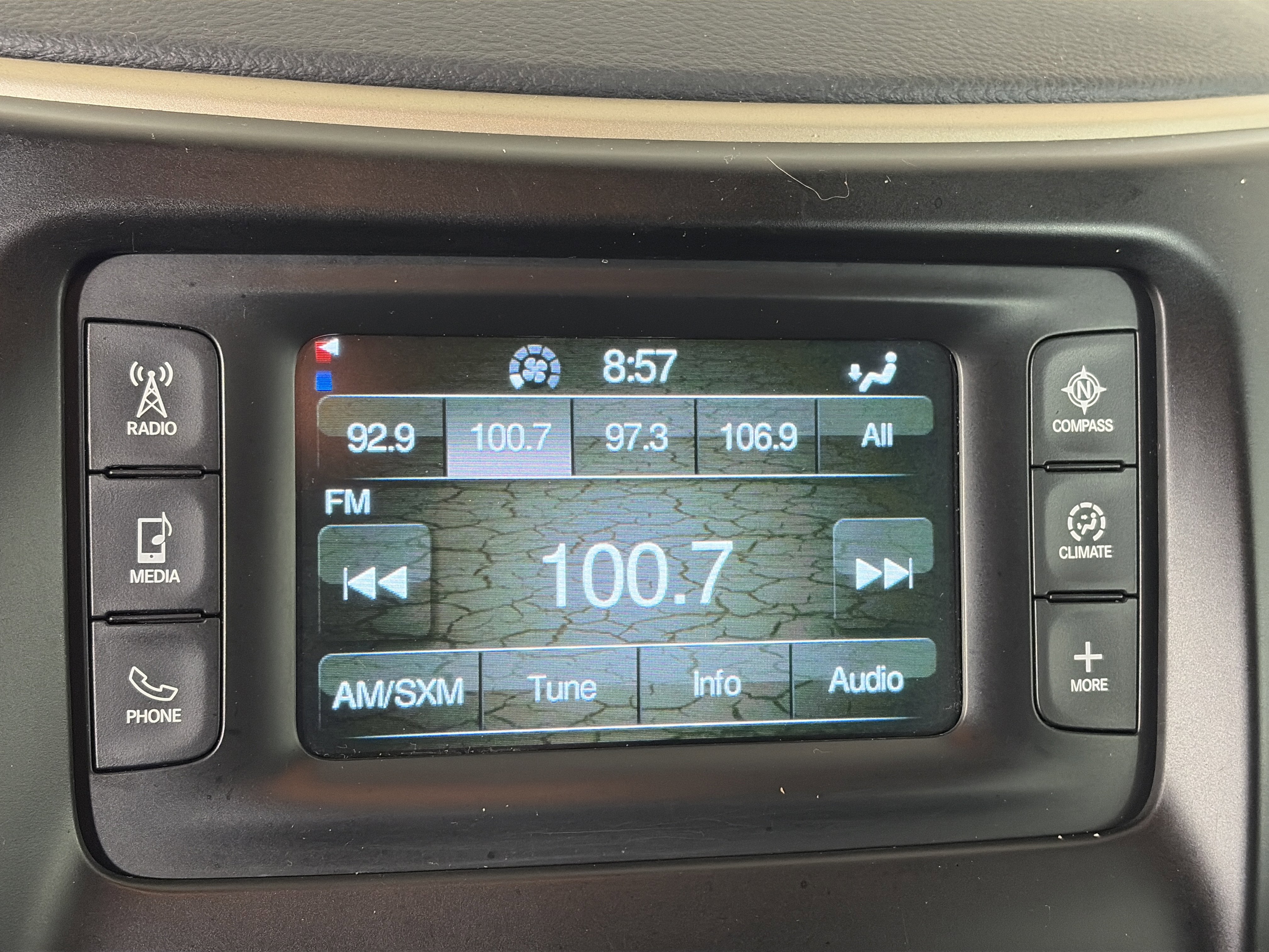 Used 2016 Jeep Cherokee Latitude image 17