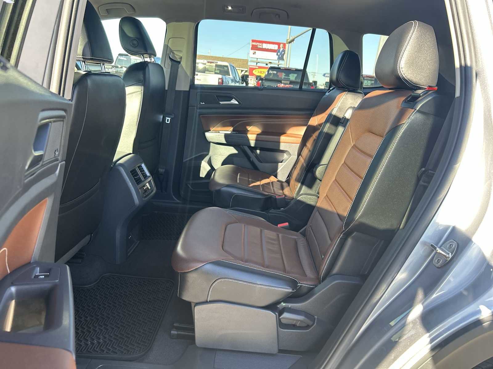 Used 2021 Volkswagen Atlas SEL Premium image 25