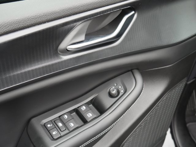 New 2025 Jeep Grand Cherokee Laredo X w/ Luxury Tech Group I image 16