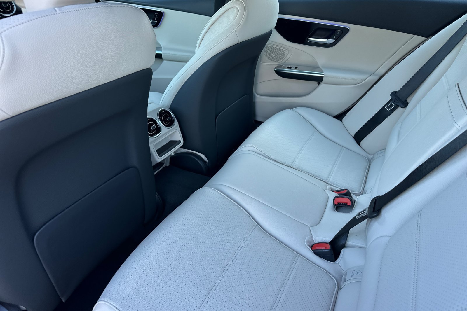 New 2026 Mercedes-Benz C 300 4MATIC Sedan image 12
