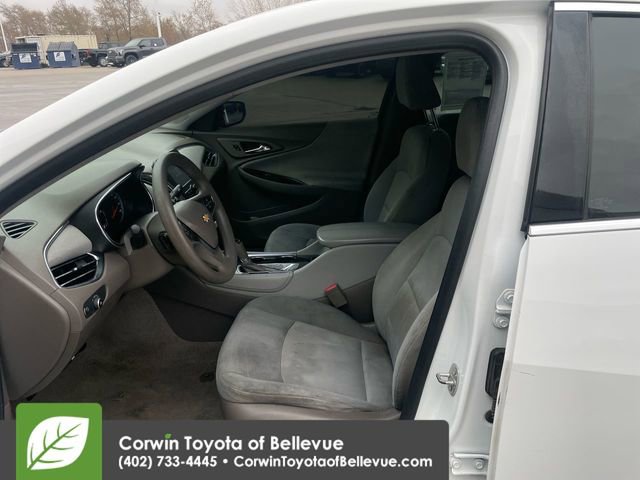 Used 2017 Chevrolet Malibu LT image 15