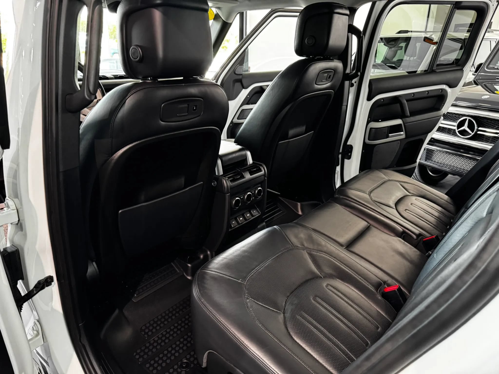 Used 2020 Land Rover Defender 110 HSE AWD/4WD image 19