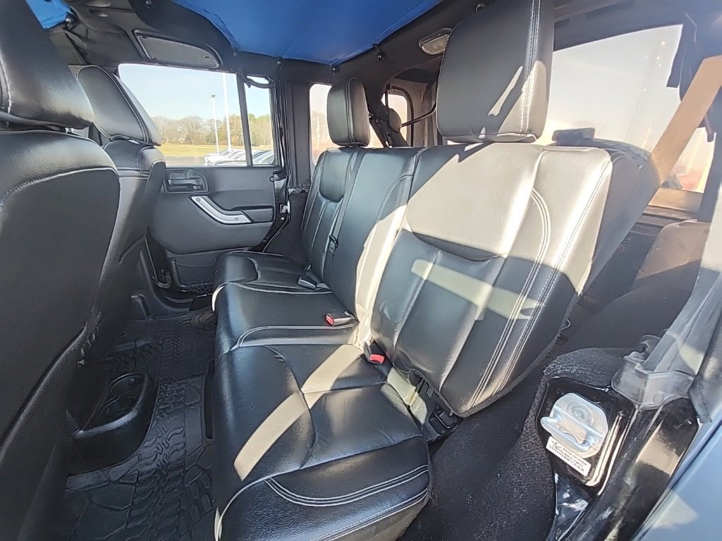 Used 2015 Jeep Wrangler Unlimited Sahara image 16