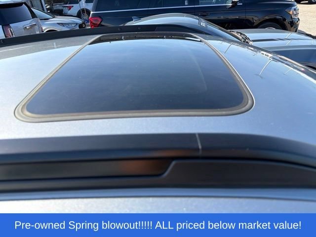 Used 2024 Chevrolet Trax LT w/ Sunroof Package FWD image 12