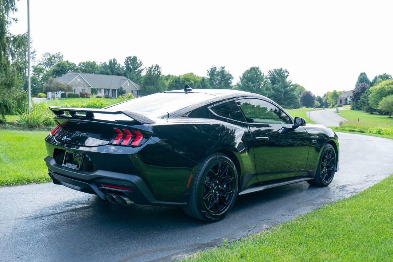 Used 2024 Ford Mustang GT Premium w/ GT Performance Package RWD image 3