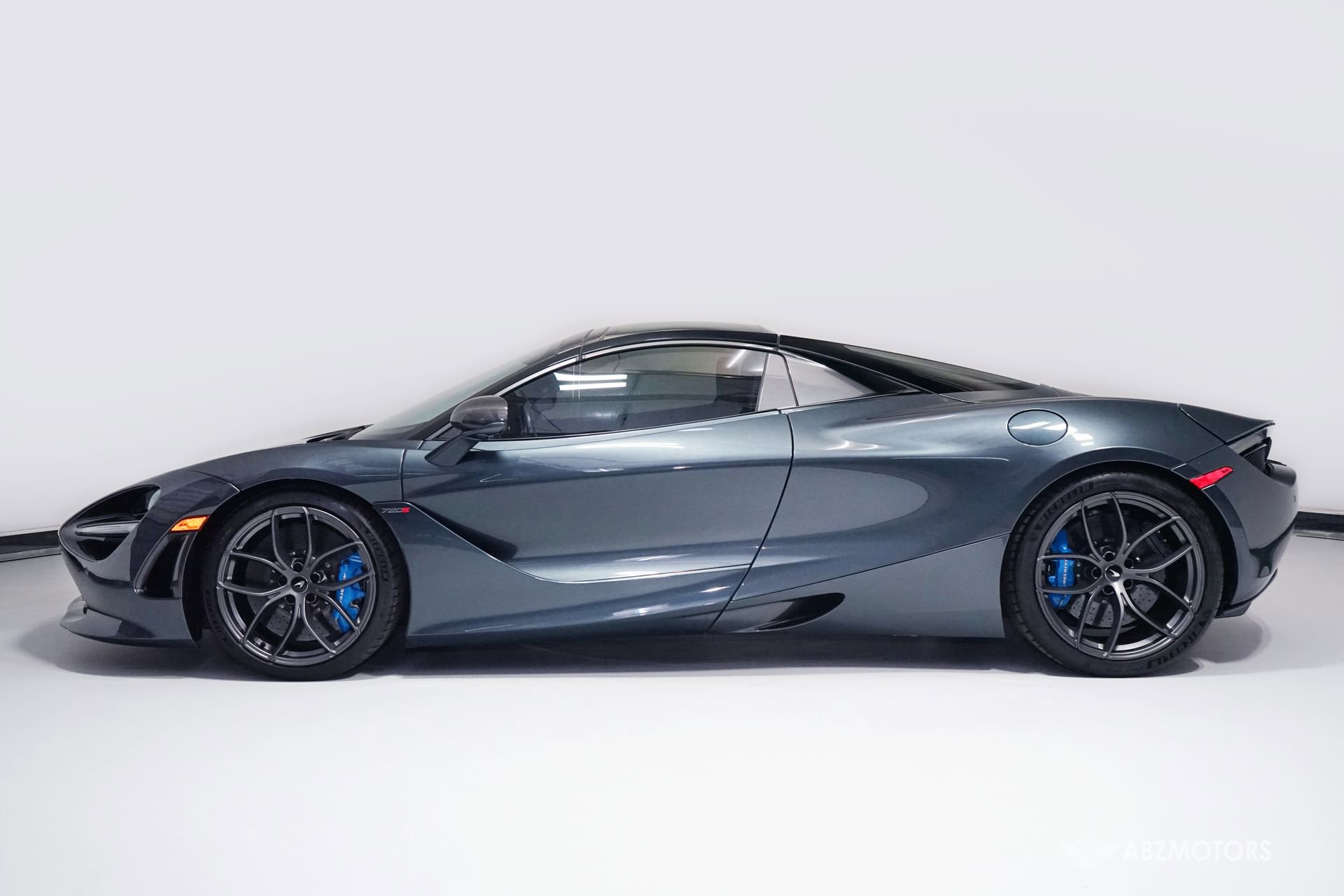 Used 2020 McLaren 720S Spider RWD image 4